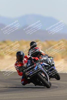 media/Oct-08-2022-SoCal Trackdays (Sat) [[1fc3beec89]]/Turn 16 (125pm)/